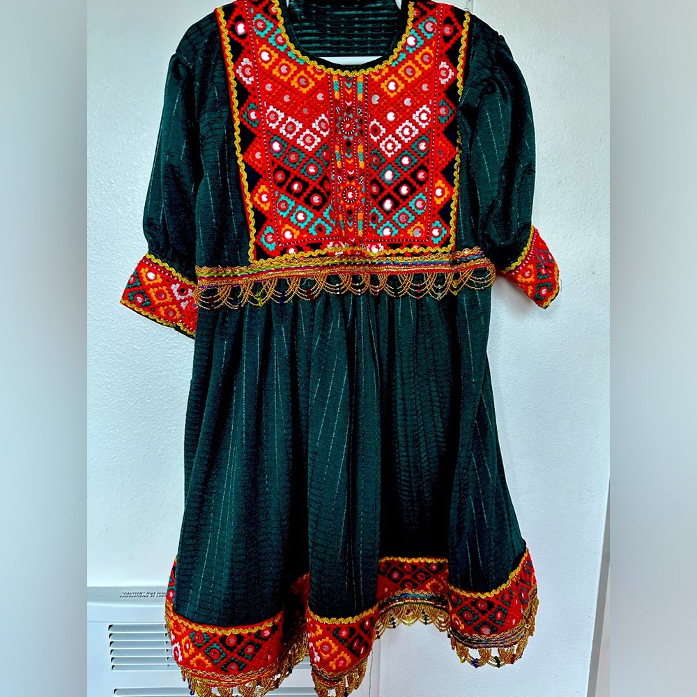 Green and red color dress fully new for T4 girls